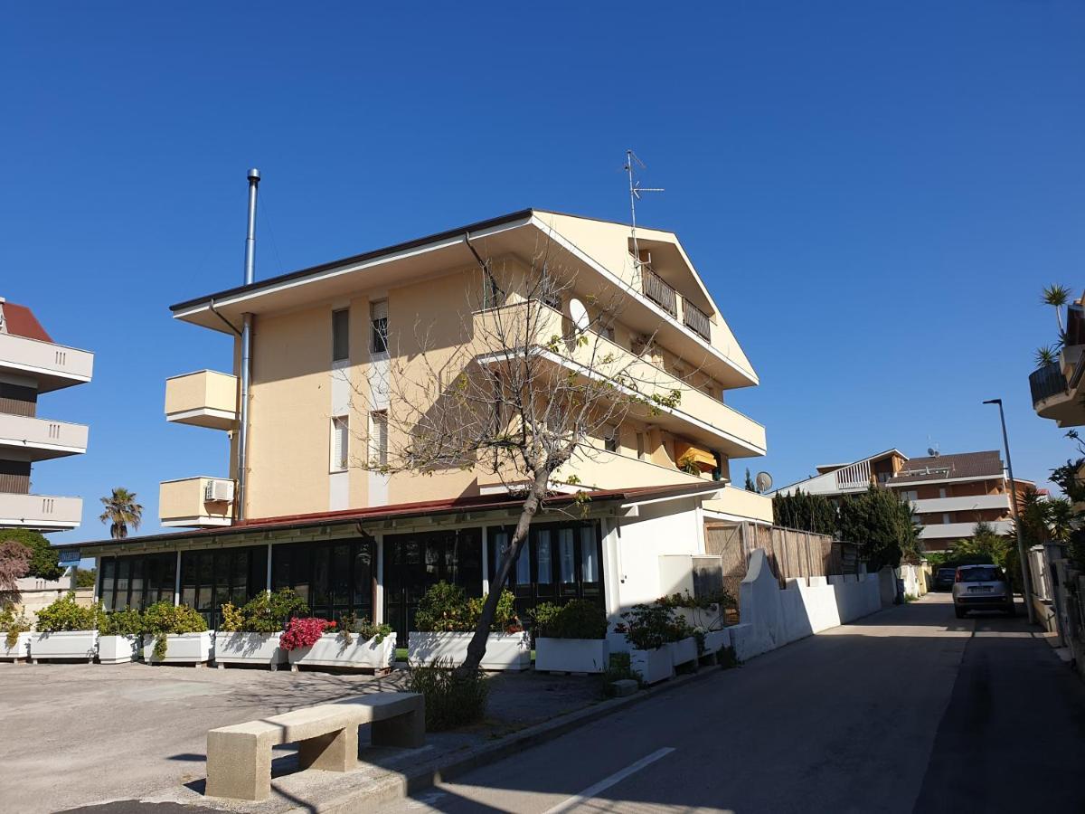 My Beachouse Монтесильвано Экстерьер фото